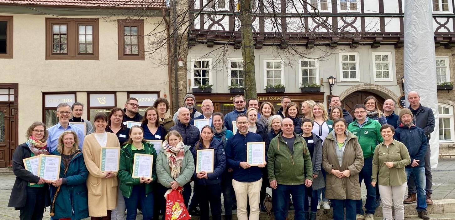 Mit vereinter Kraft - das Netzwerk im Naturpark Eichsfeld-Hainich-Werratal wächst kontinuierlich. Sie sind Botschafter und engagieren sich für Klimaschutz und nachhaltige Entwicklung in unserer Region.