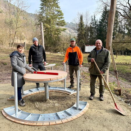 Neue Sitzgruppe am Naturwagen Creuzburg