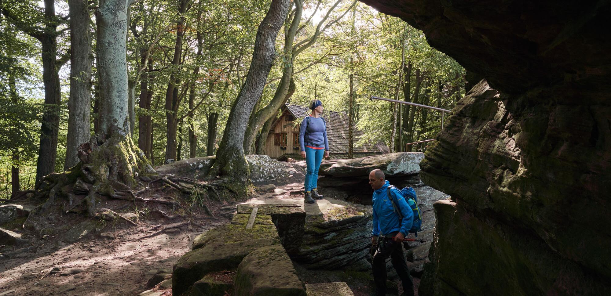 Wanderer an der Teufelskanzel im Eichsfeld