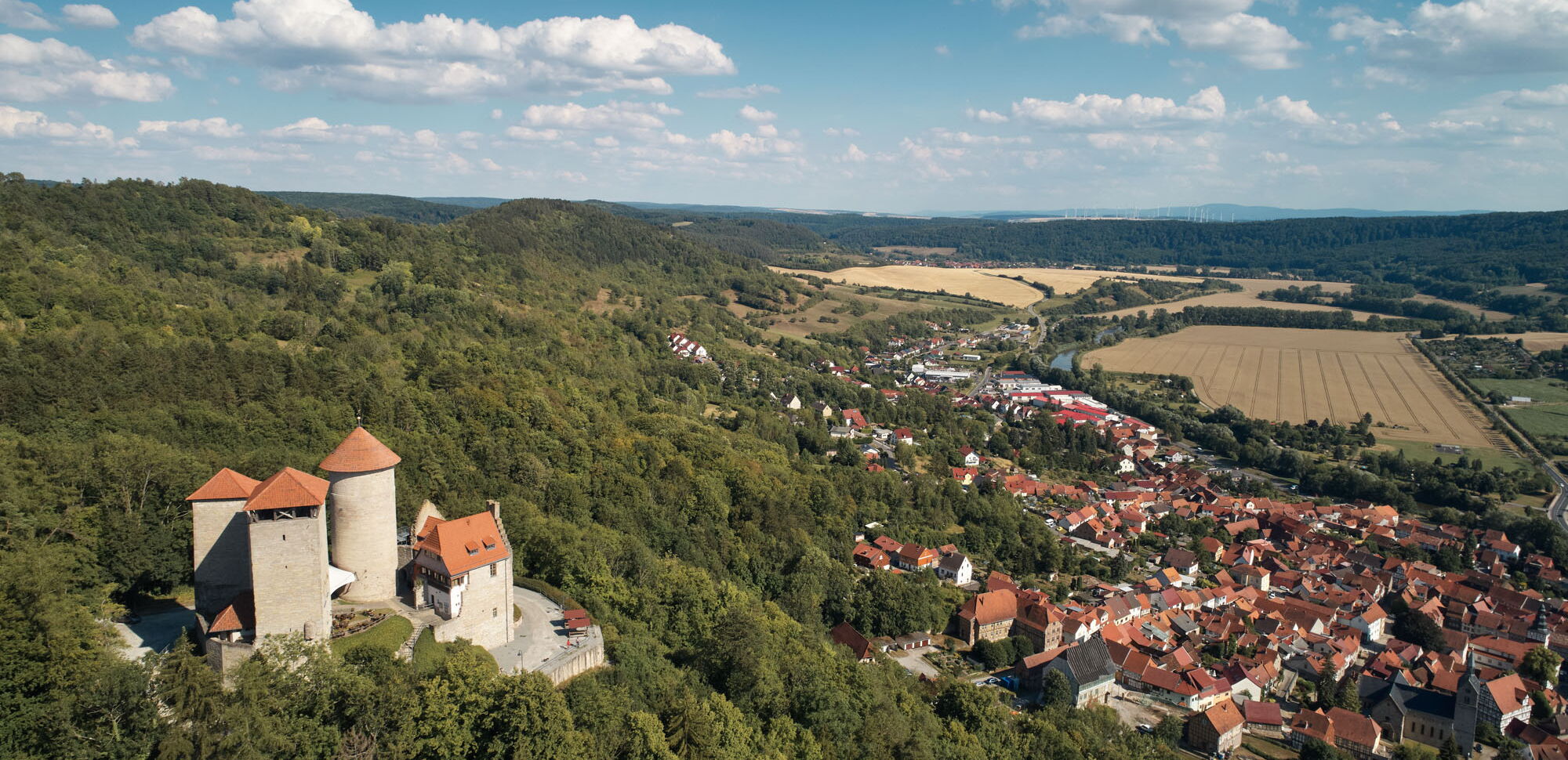 Burg Normannstein und Treffurt aus der Luft