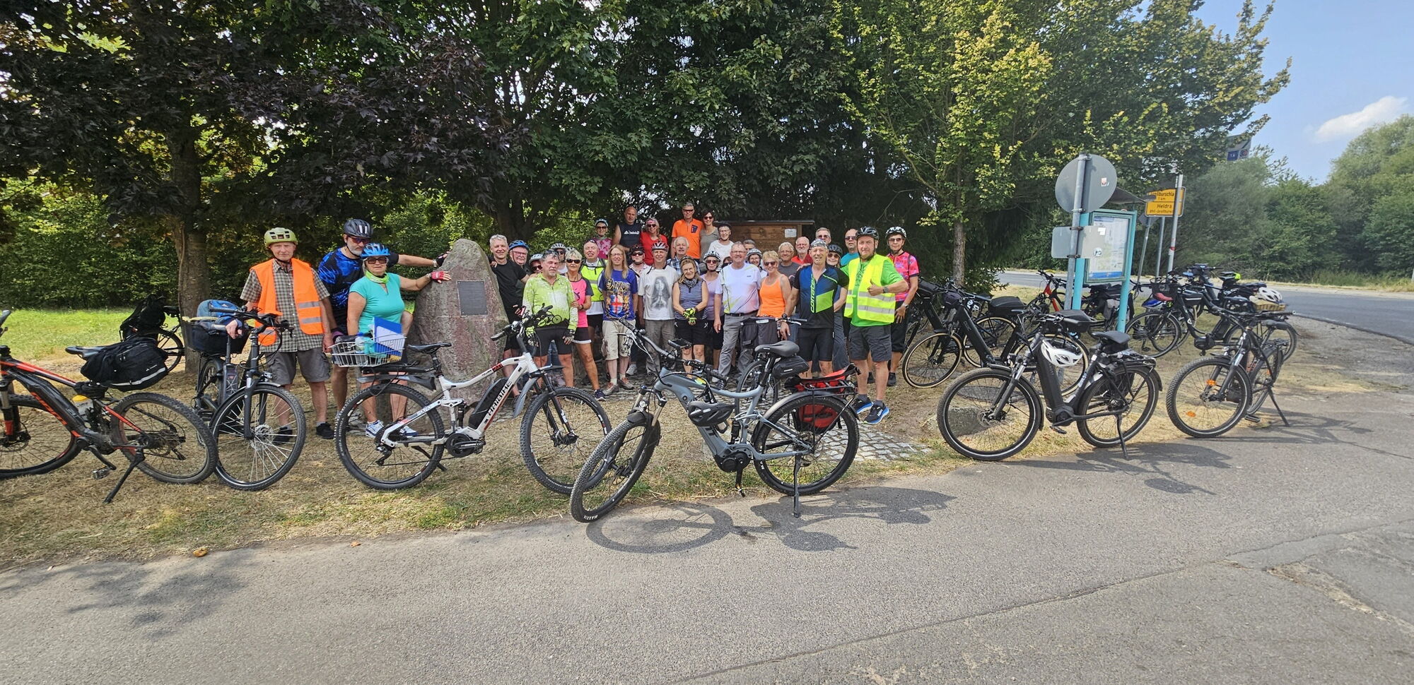 Wanderbusgruppe in Großburschla