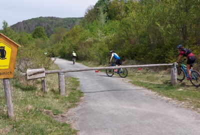 Verbindungswege bringen den Radfahrer zu den drei Radwegen im Nationalpark, hier vom Parkplatz Mallinde zum Nationalpark-Rund und der Gelben Route.