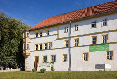 Heute befindet sich im Behringer Schloss ein barrierefreies Hotel.