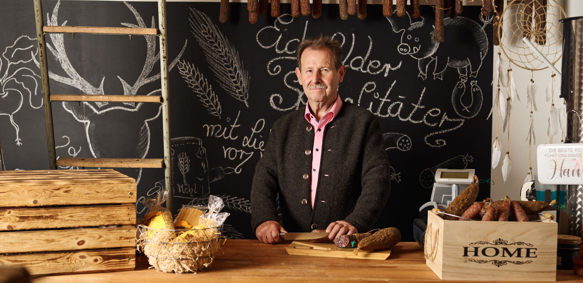 Frank Ibold im Hofladen vom Landhaus am Westerwald in Martinfeld