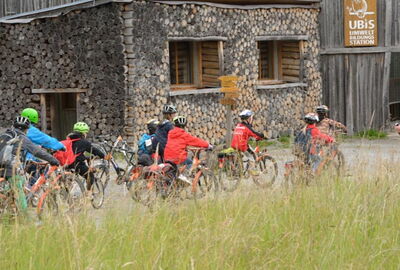 Der Nationalpark-Rundweg führt an der Umweltbildungsstation UbiS vorbei.