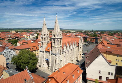 Mühlhausen: Die Divi Blasii Kirche und Umgebung aus der Vogelperspektive fotografiert.