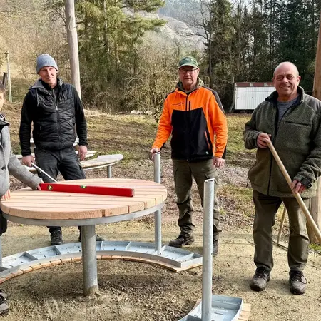 Neue Sitzgruppe am Naturwagen Creuzburg