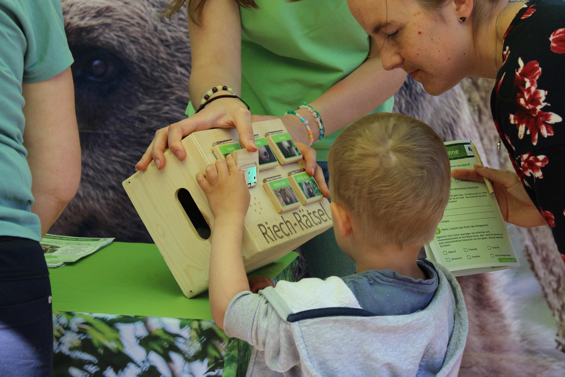 Viel gab es zum Naturparkfest zu entdecken, wir hier beim Naturpark-Partner Bärenpark Worbis